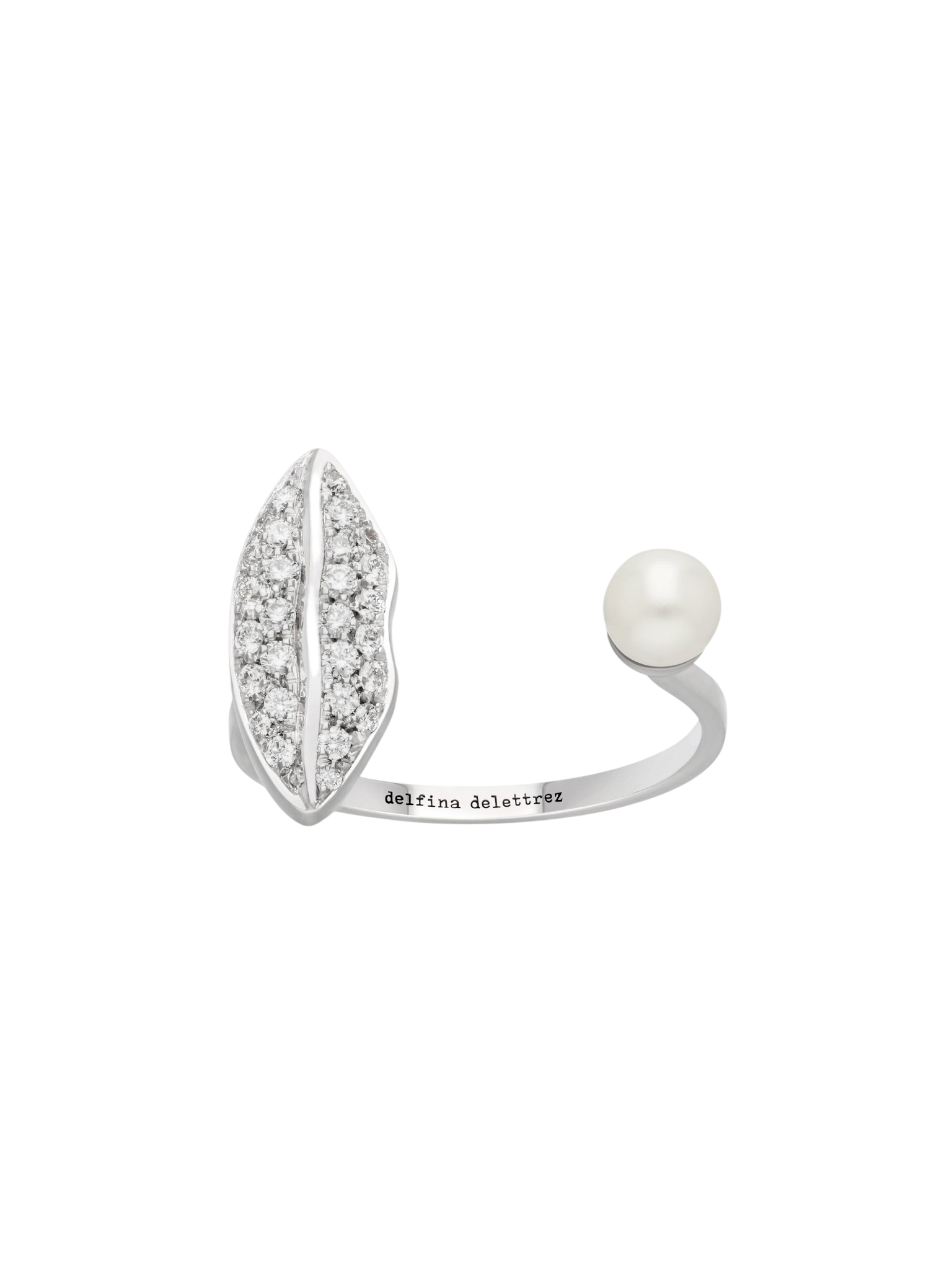 Diamond lips piercing ring photo